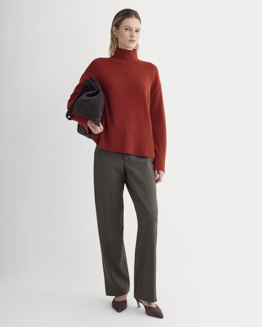 The Boxy Turtleneck in Cashmere | Berry Red