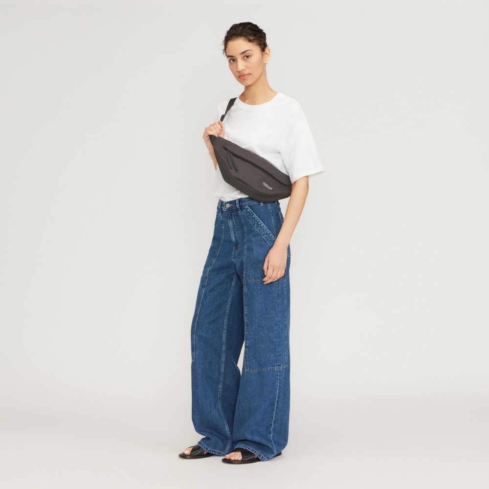 The Renew Transit Fanny Pack | Black (with label)