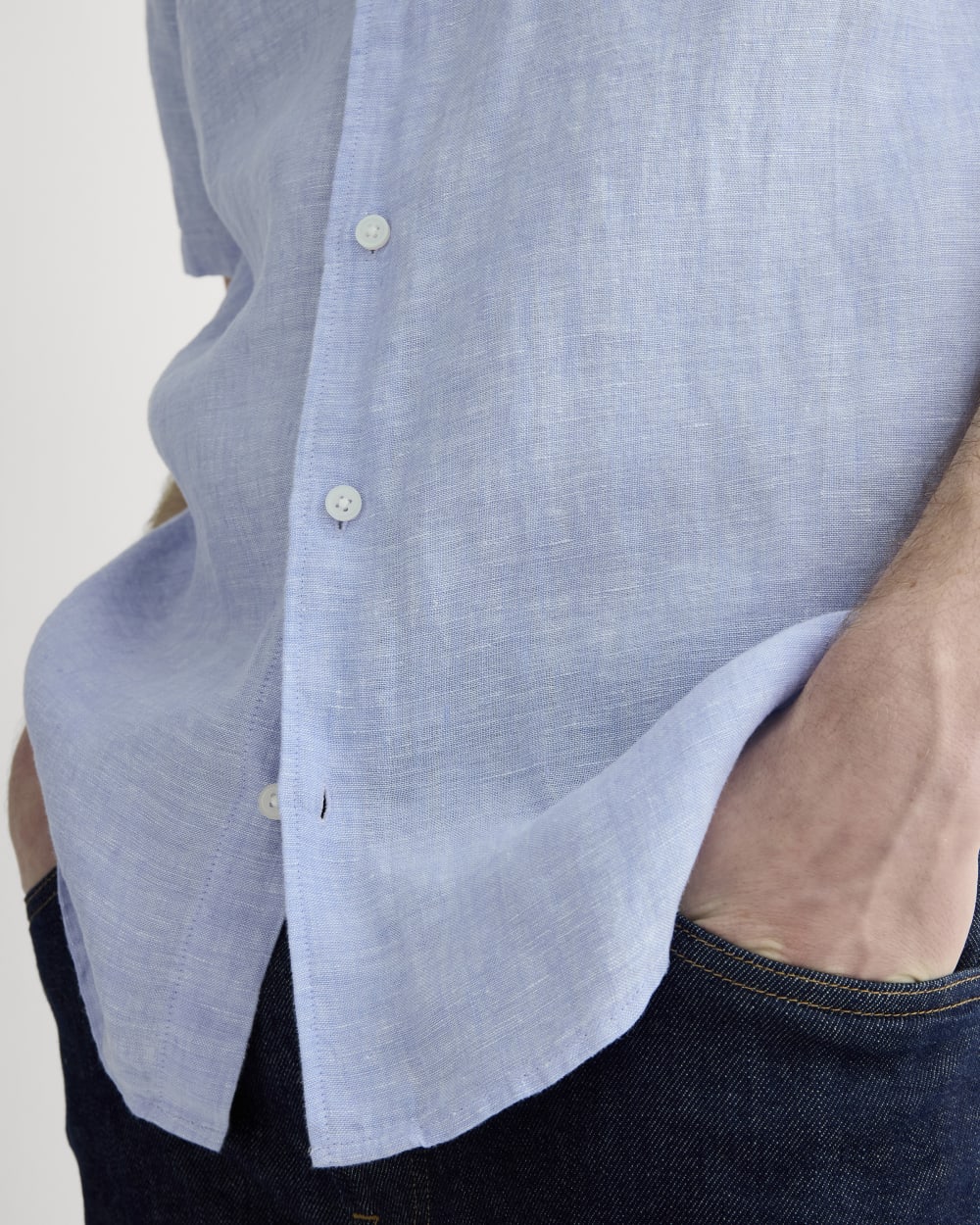 The Classic Short-Sleeve Shirt in Linen | Light Blue