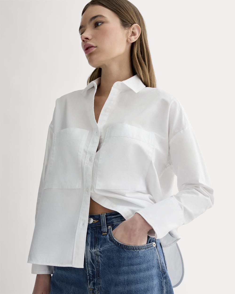 The Boxy Oxford | White