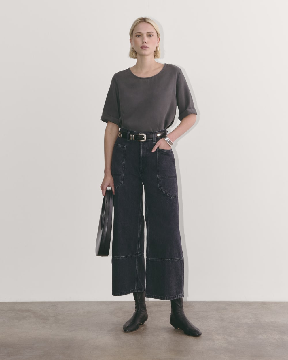 The Relaxed Tee in Buttersoft | Graphite