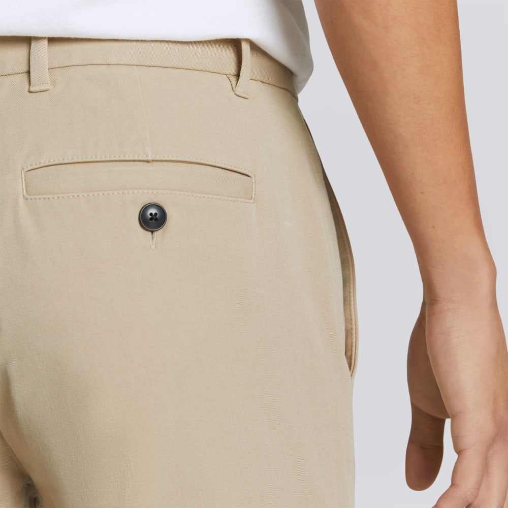 The Straight Fit Performance Chino | Uniform | Trench Coat Khaki | Straight