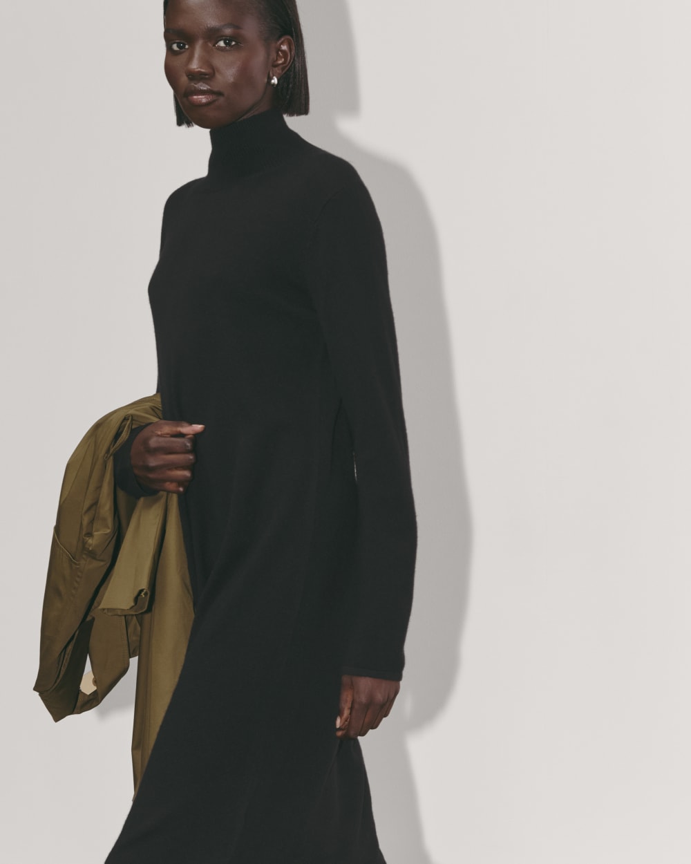 The Turtleneck Sweater Dress in Cashmere | Black
