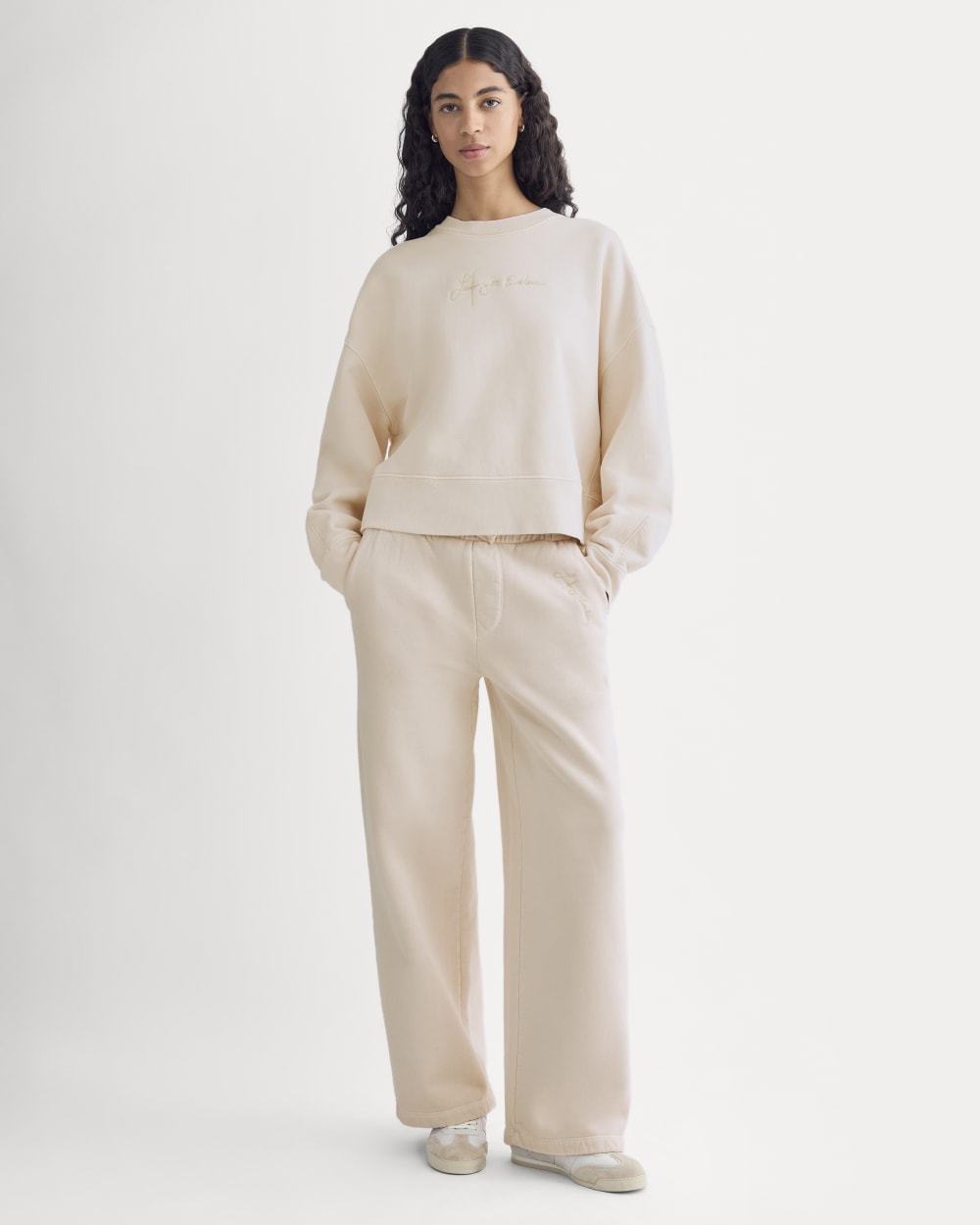 Everlane x The Laufey Foundation Cropped Sweatshirt | Pale Peony