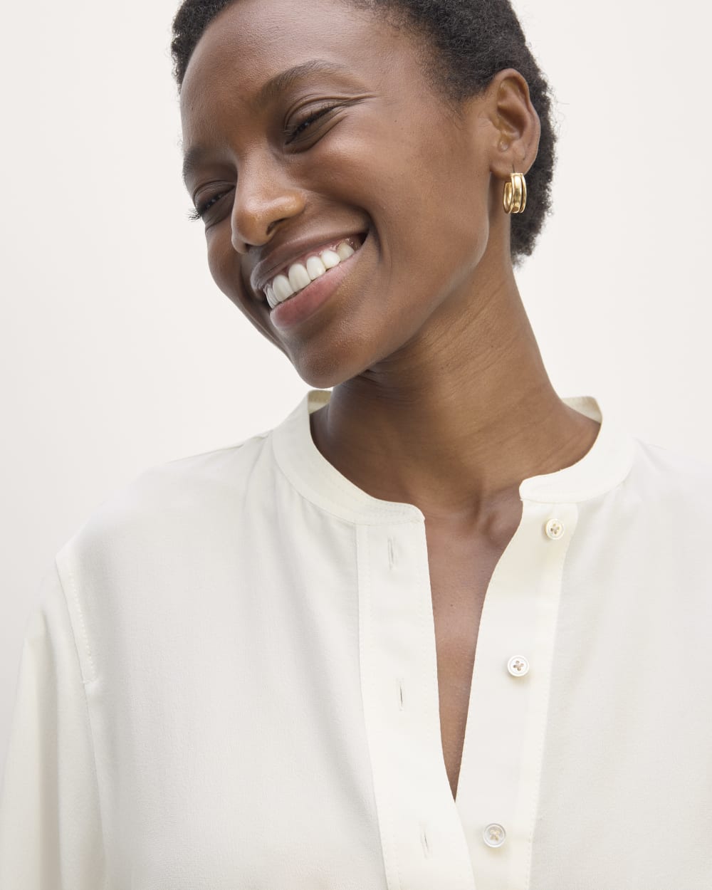 The Henley Shirt in Washable Silk | Off-White