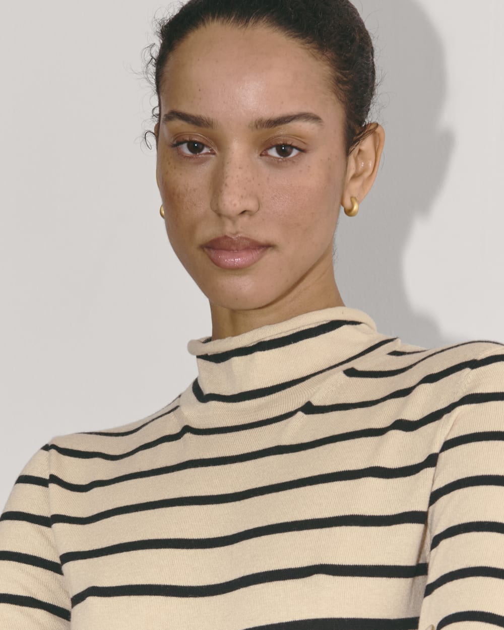 The Funnel Neck in Cotton Cashmere | Powder / Black
