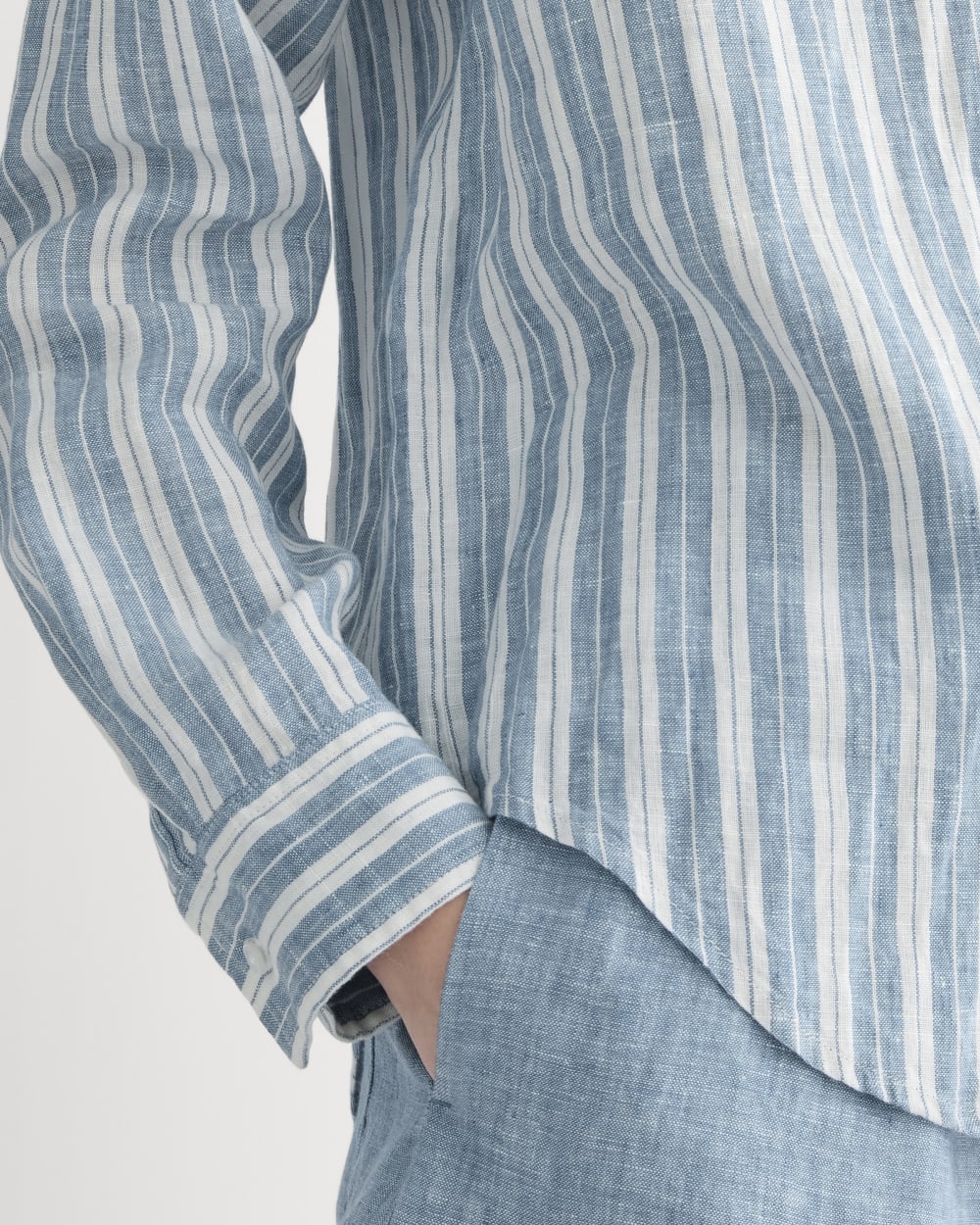 The Must-Have Shirt in Linen | Soft Cobalt/Bone