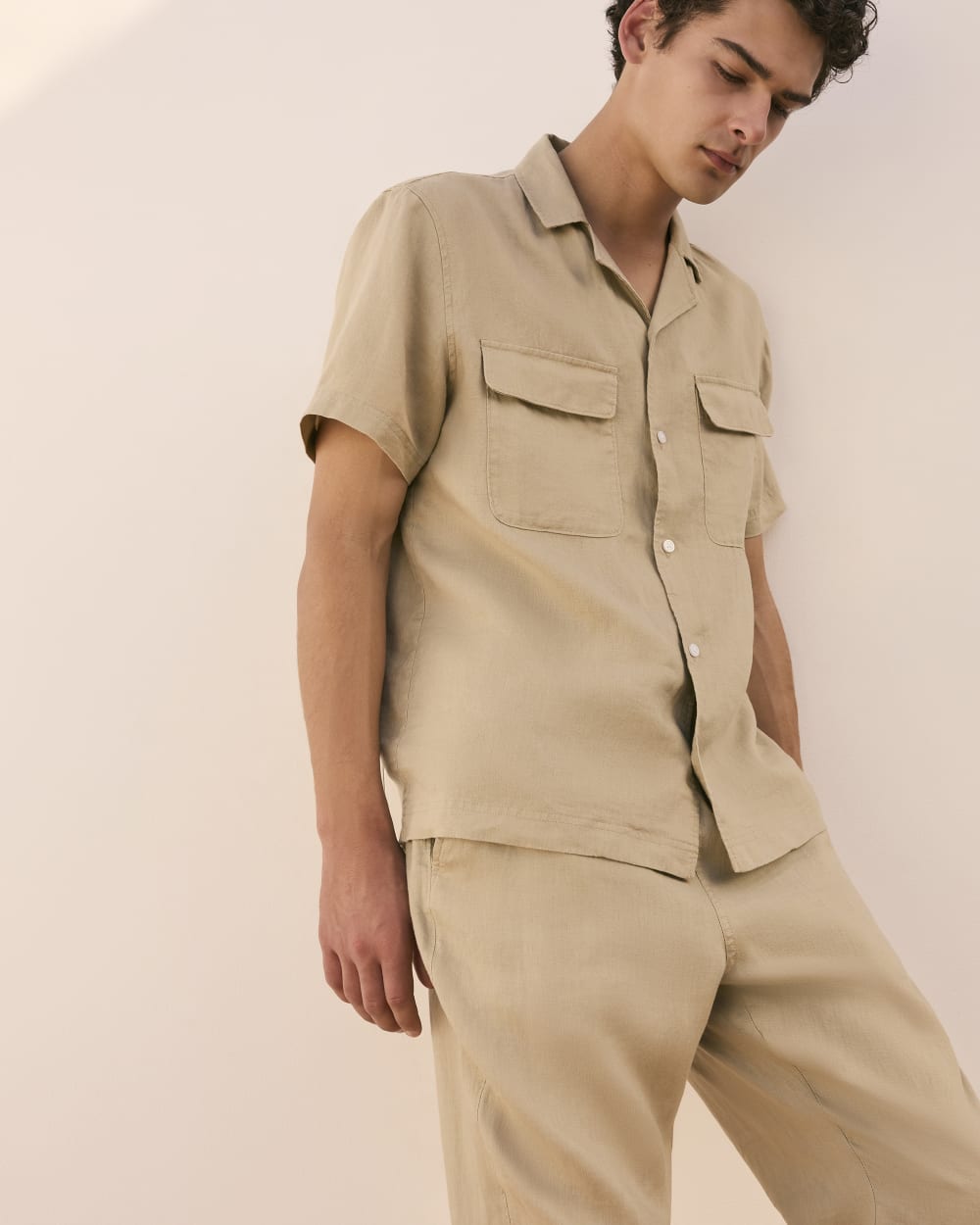 The Resort Shirt in Linen | Trench Coat Khaki