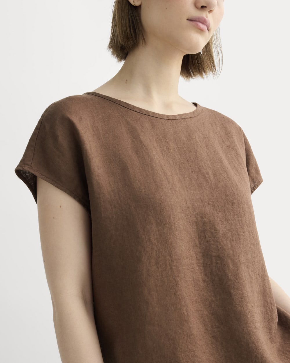 The Muscle Top in Linen | Cedarwood
