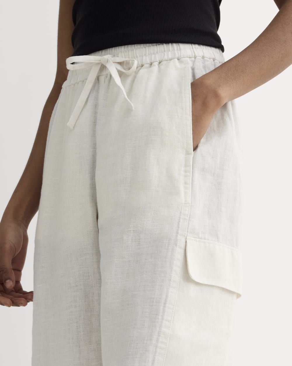 The Cargo Curve Pant in Linen | Natural Chambray