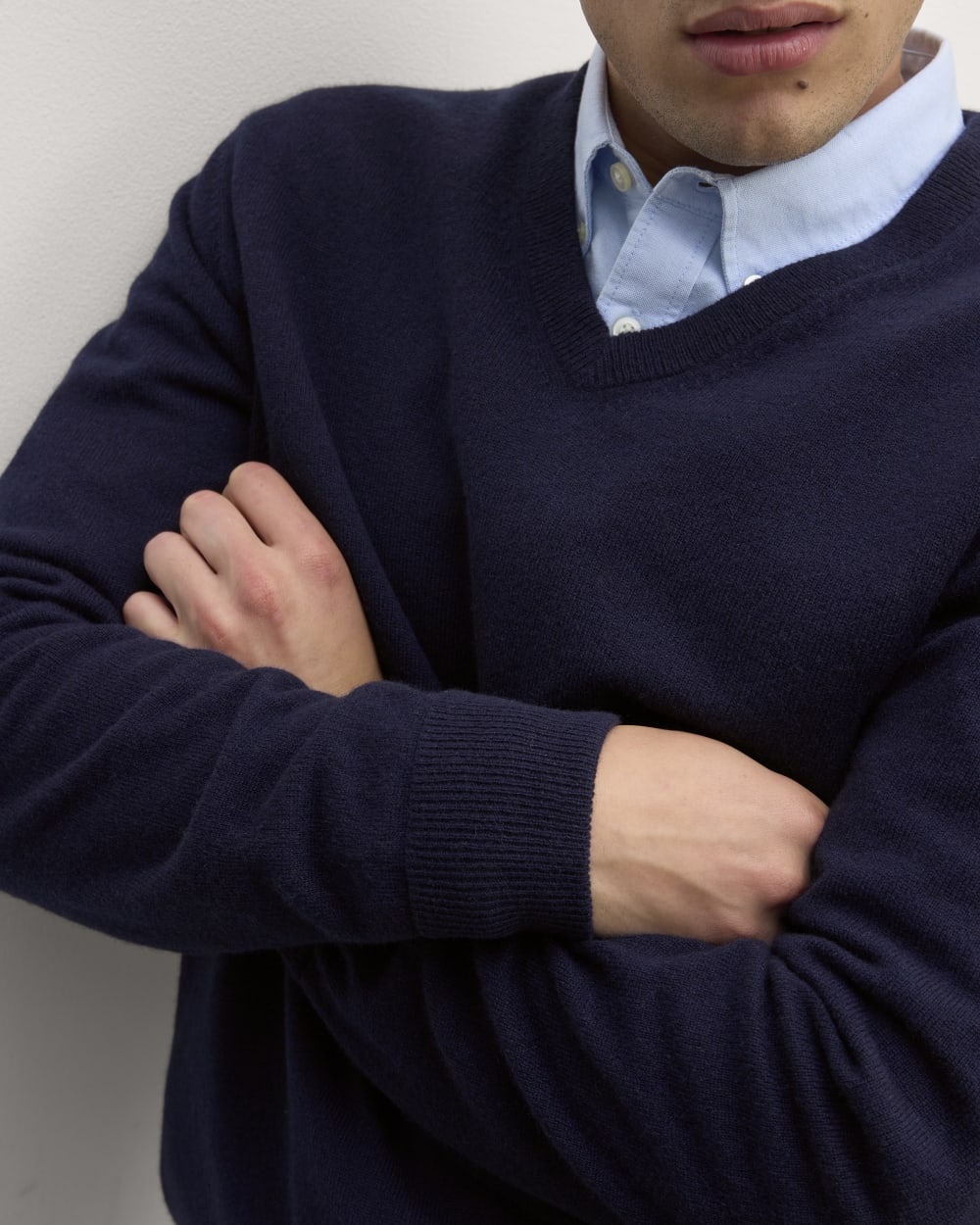 The Cashmere V-Neck Sweater | Navy