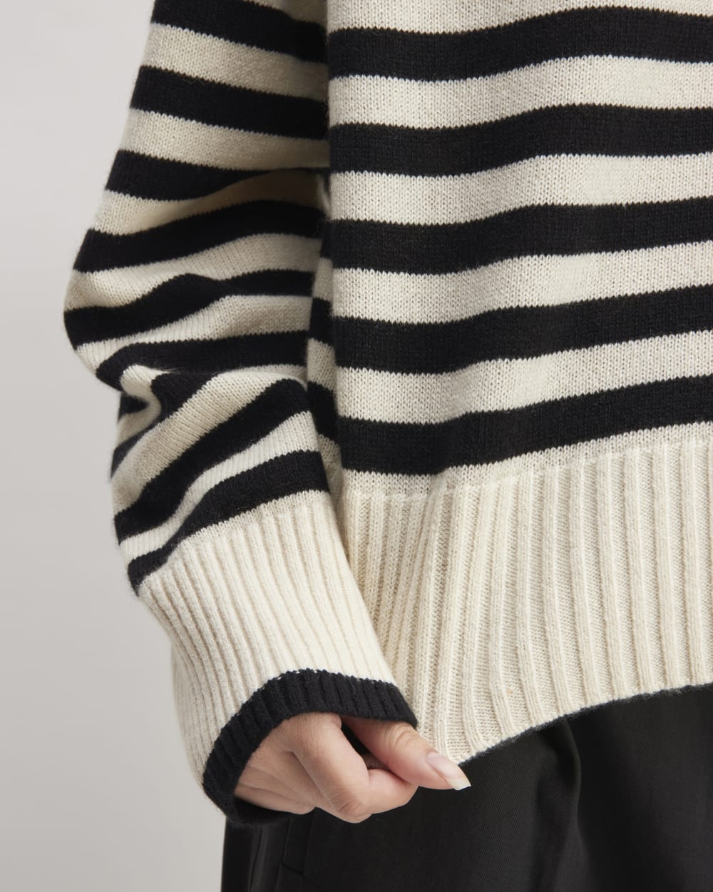 The Boxy Crew in Cashmere | Bone / Black