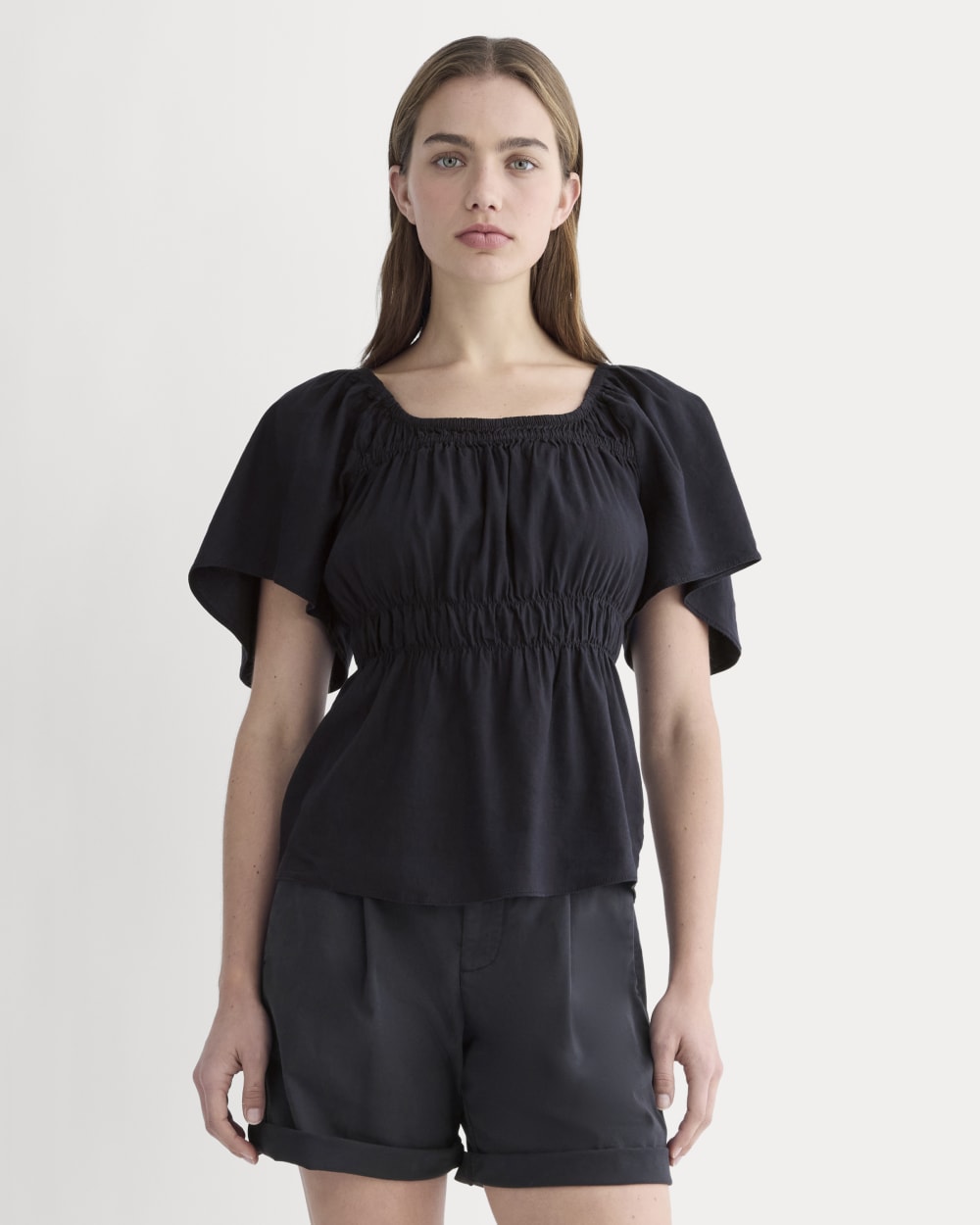 The Flutter-Sleeve Top in Stretch Linen | Black