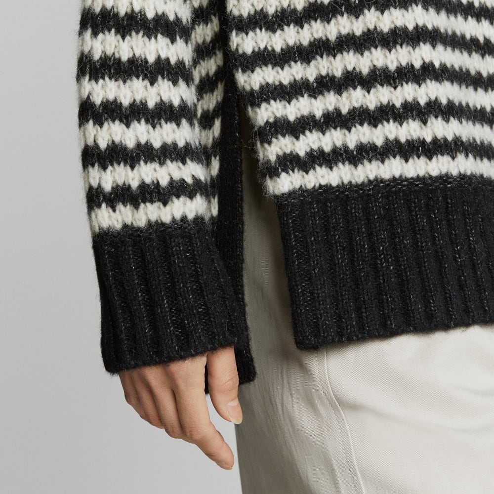 The Cloud Turtleneck | Black / Oatmeal