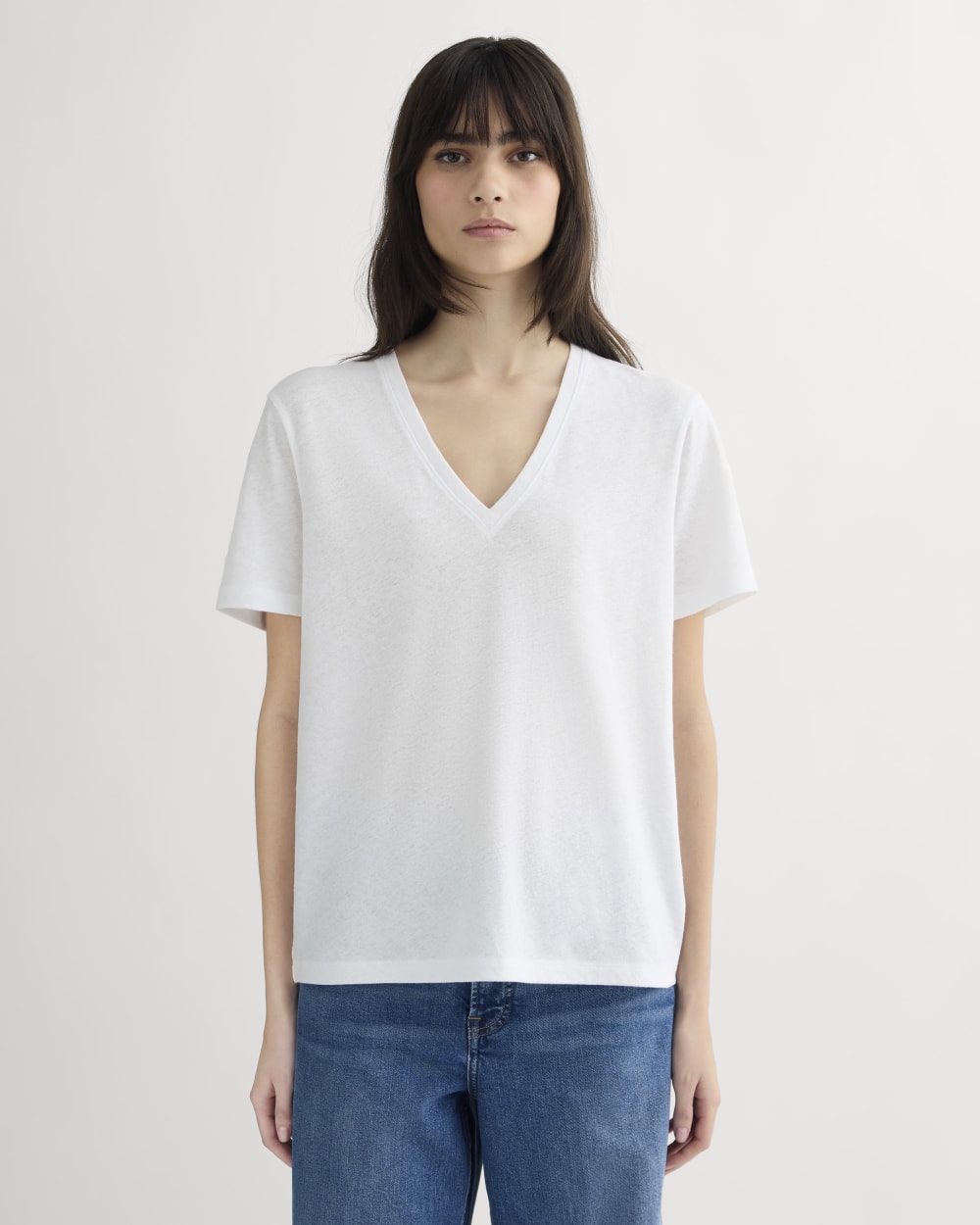 The Slouchy V-Neck Tee in Cotton Linen | White