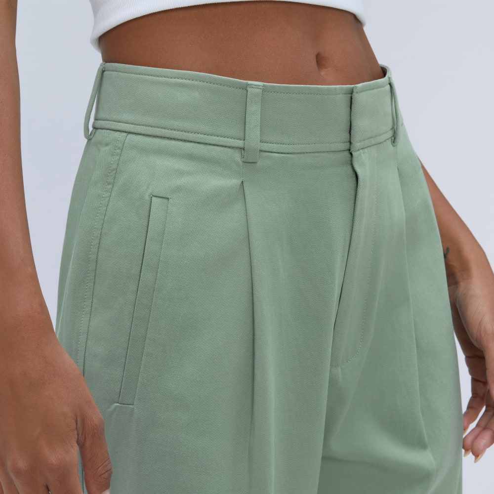 The Draper Pleated Pant in Buttersmooth | Lily Pad | 30 Inseam