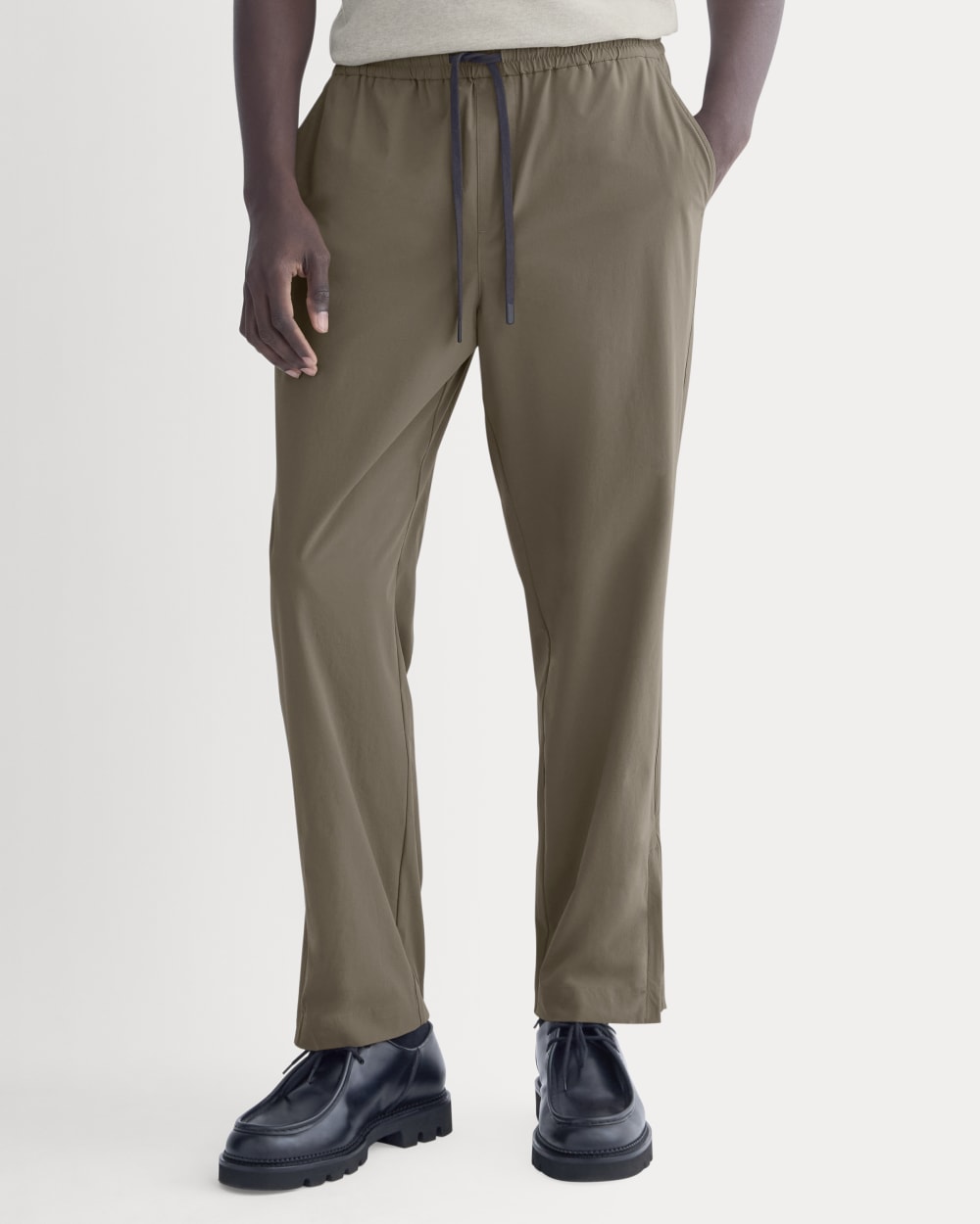 Transit Recycled Nylon Jogger | Deep Taupe