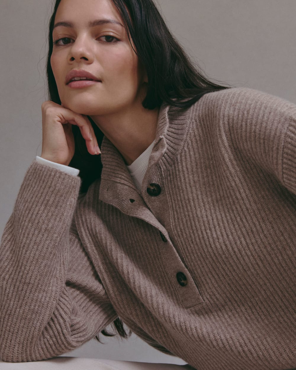 The Cocoon Henley in Wool Cashmere | Oatmeal