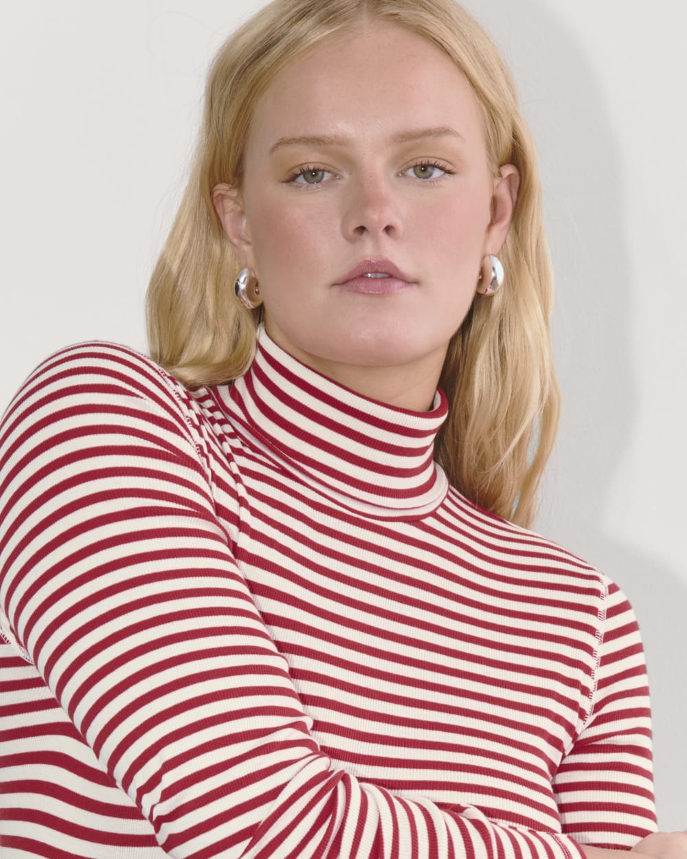 The Luxe Rib Turtleneck | Bone / Berry Red