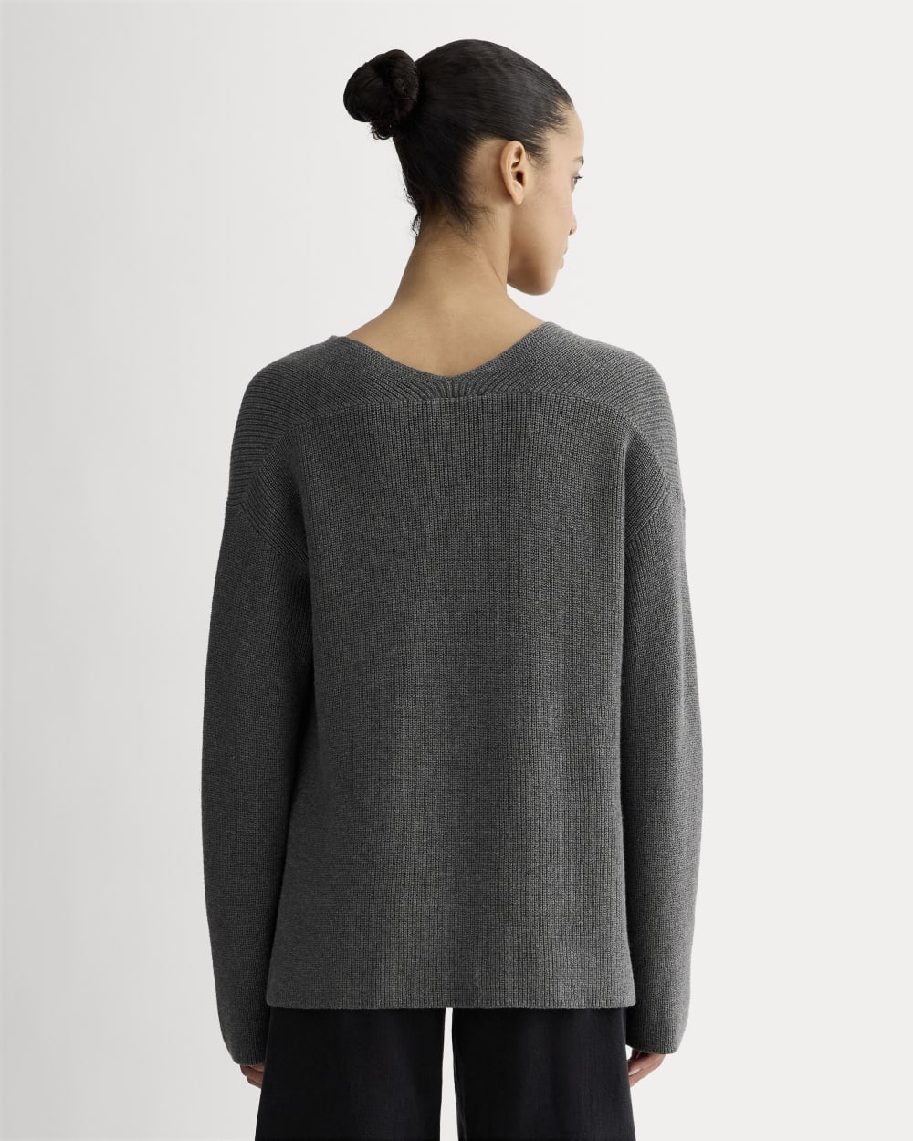 The Slouchy V-Neck in Everyday Cotton | Heathered Charcoal