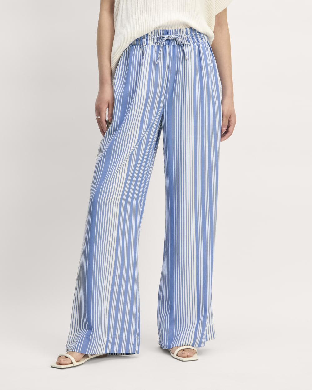The Wide-Leg Pant in Butterlite | Granada Sky Blue / Bone