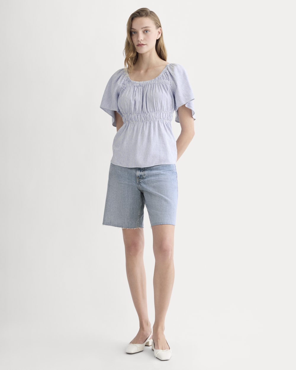 The Flutter-Sleeve Top in Stretch Linen | White / Dutch Blue