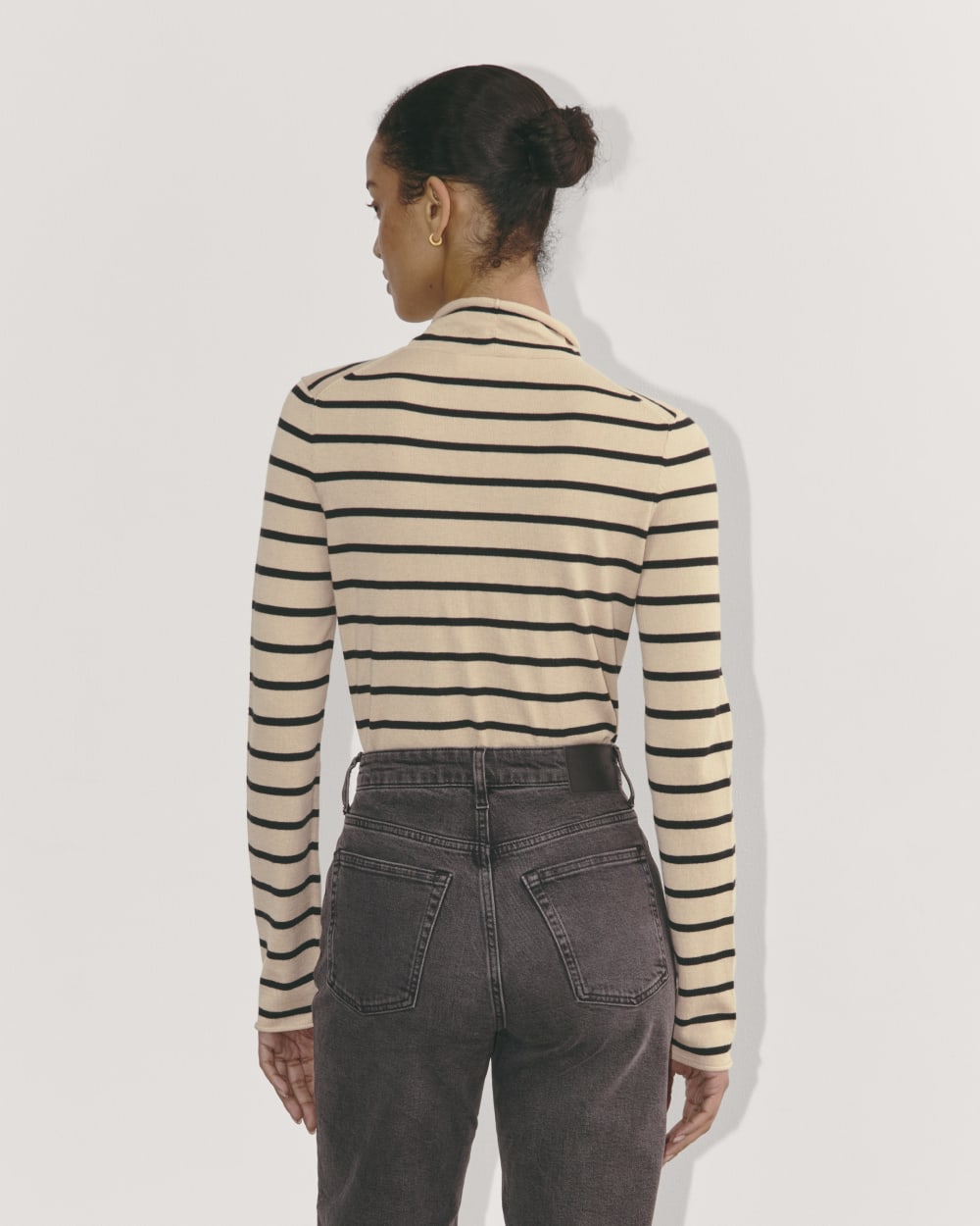 The Funnel Neck in Cotton Cashmere | Powder / Black