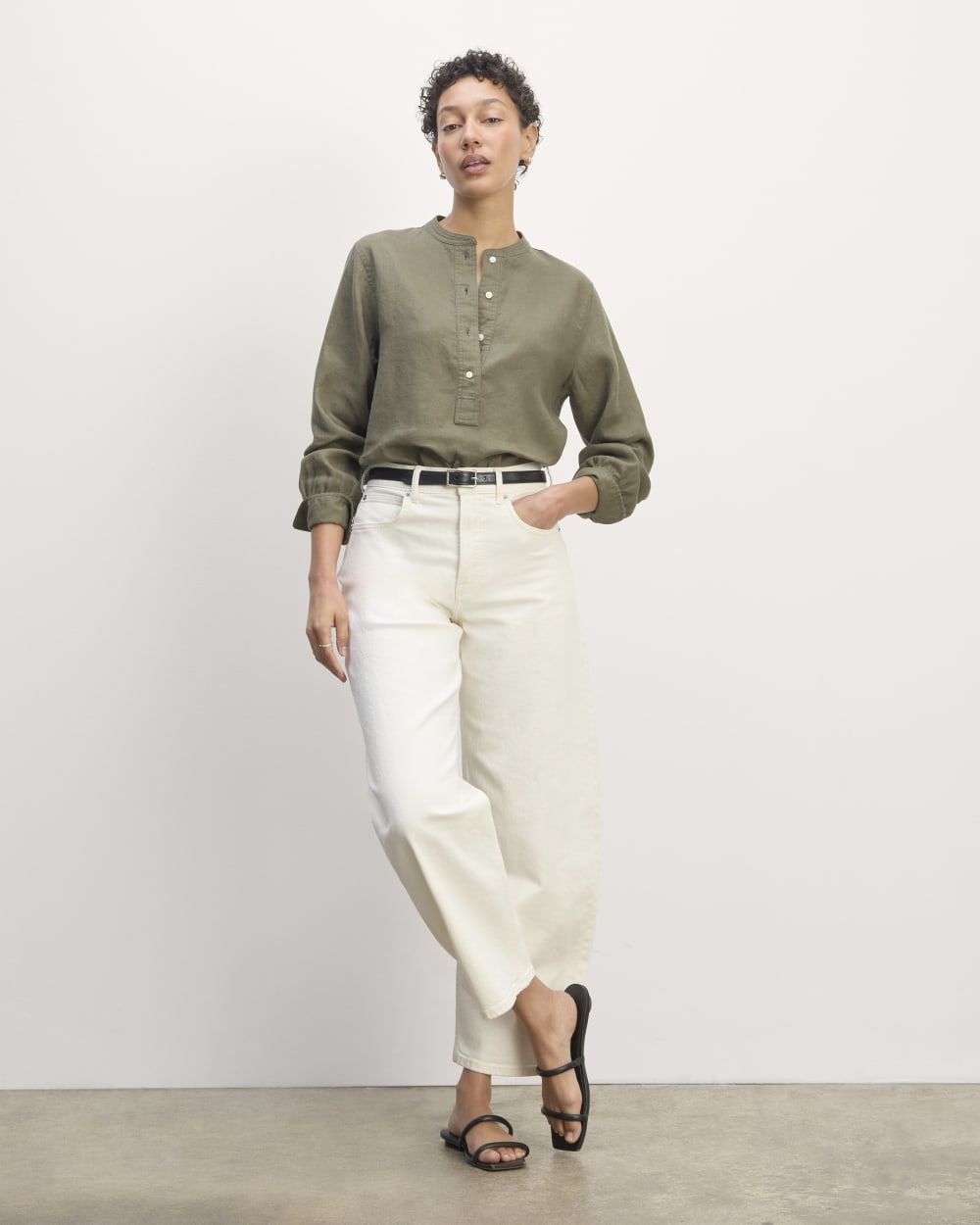 The Henley Shirt in Linen | Kalamata