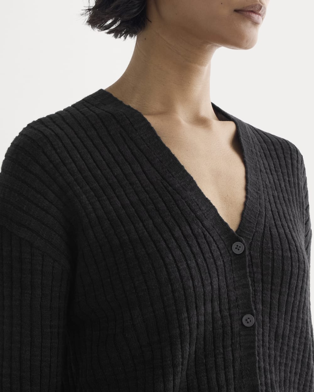The Ribbed Cardigan in Cotton Linen | Black