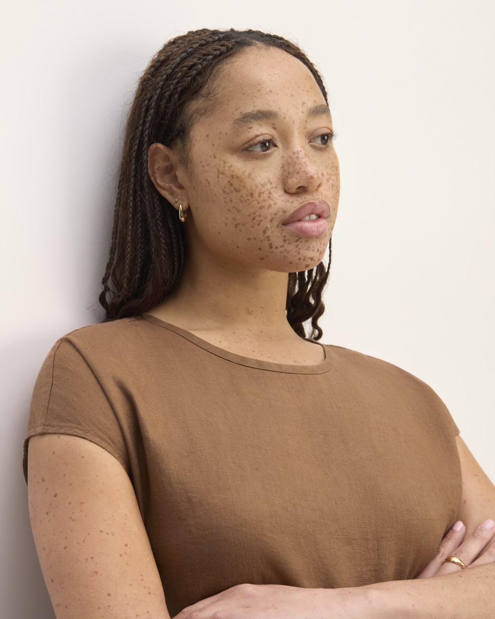 The Muscle Top in Linen | Carob Brown