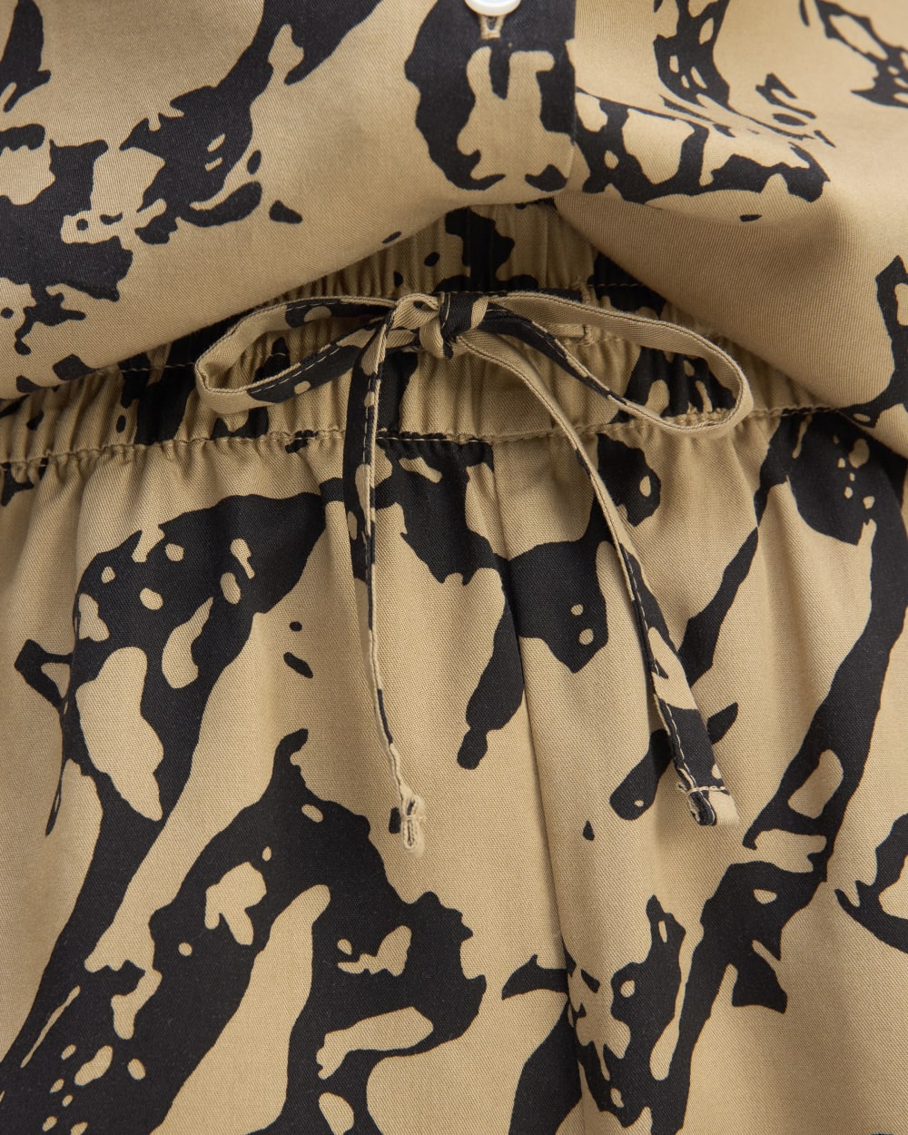 The Vacation Short | Black / Cornstalk Abstract