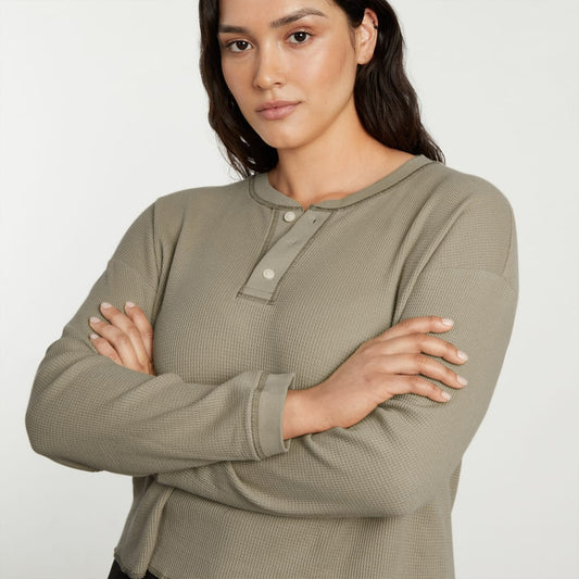 The Organic Cotton Waffle Henley | Field Green