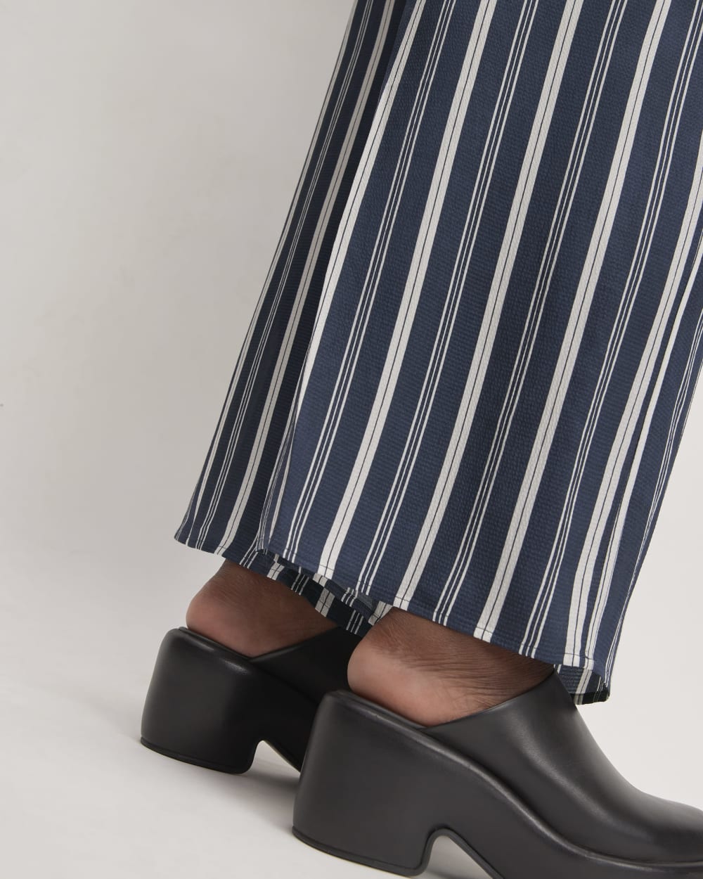 The Satin Pull-On Pant |  Navy / Bone