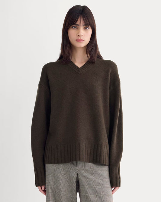 V-Neck Sweater in Extrafine Luxe Merino | Coffee Bean