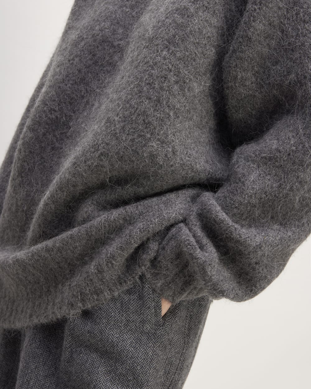 The SuperFuzz Alpaca Crew | Dark Charcoal