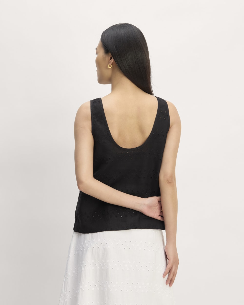 The Linen Eyelet Scoop-Neck Tank | Black Eyelet