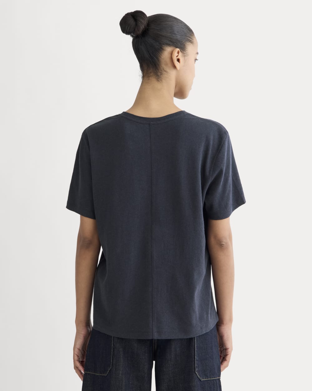 The Slouchy V-Neck Tee in Cotton Linen | Navy