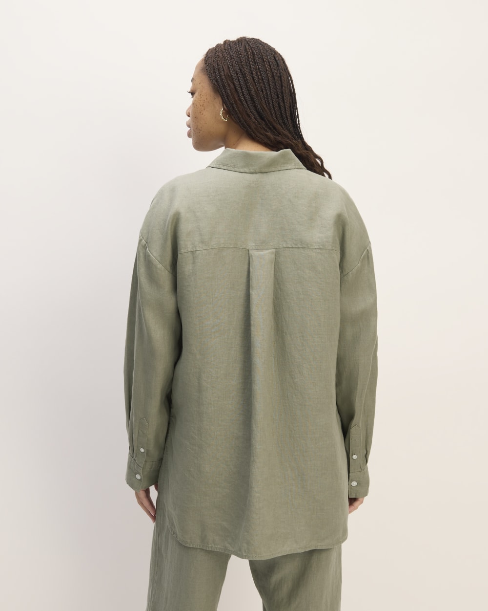 The Boyfriend Shirt in Linen | Sage Green