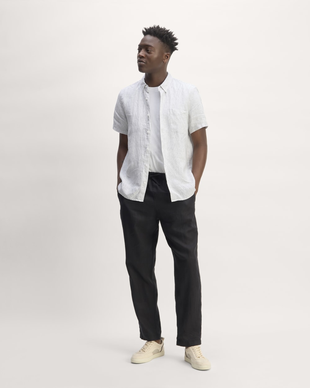 The Classic Short-Sleeve Shirt in Linen | White / Black