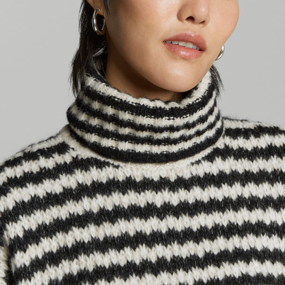 The Cloud Turtleneck | Black / Oatmeal