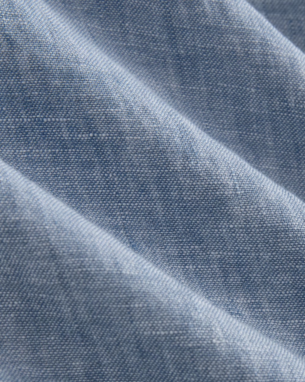 The Classic Shirt in Linen | Chambray