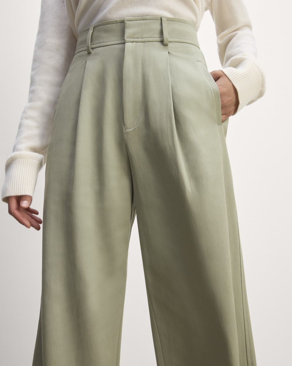 The Draper Pleated Pant in Buttersmooth | Seagrass | 30 Inseam