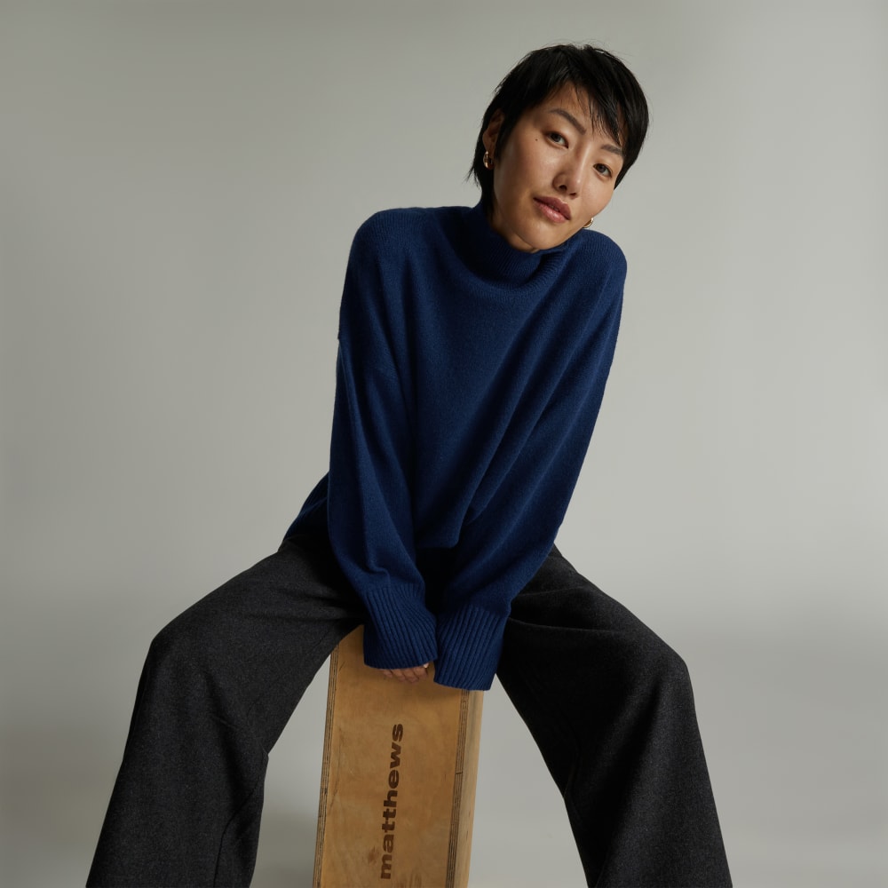 The Cashmere Oversized Turtleneck | Bright Navy