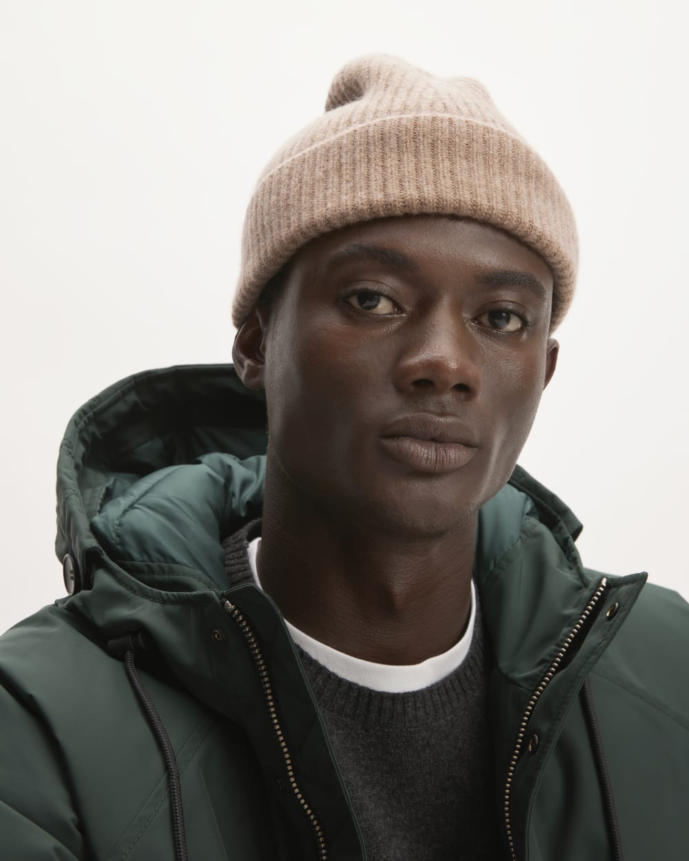 The Cashmere Fine Rib Beanie | Heathered Woodsmoke